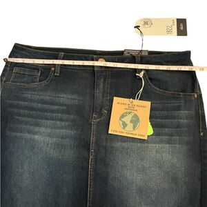 1822 Denim Dark Blue Midi Skirt